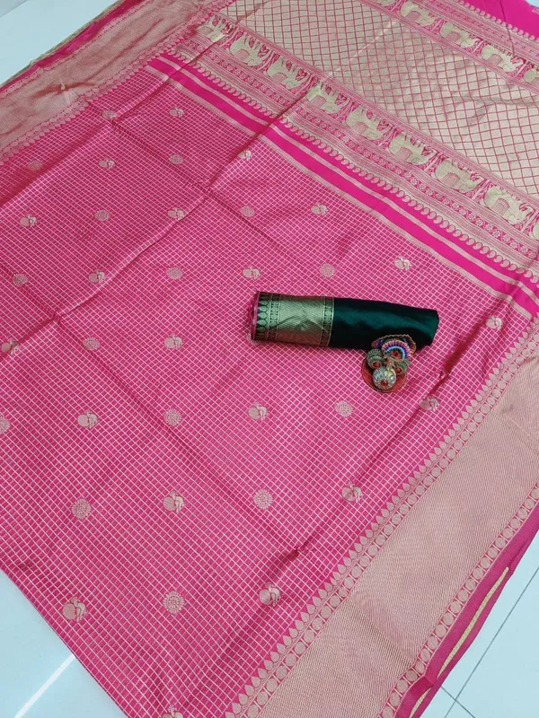 Pink_Embellished_Banarasi_Jacquard_Saree_(Pink)